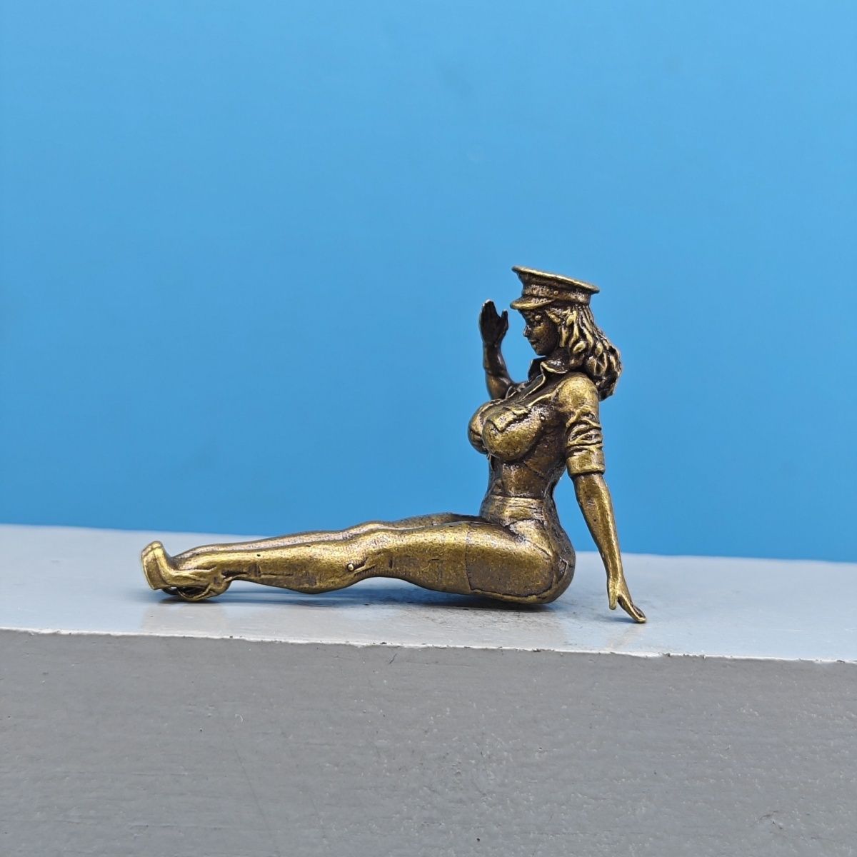Solid Brass Miniature Girl Fig - Vintage Collectible Cars reseña y precio