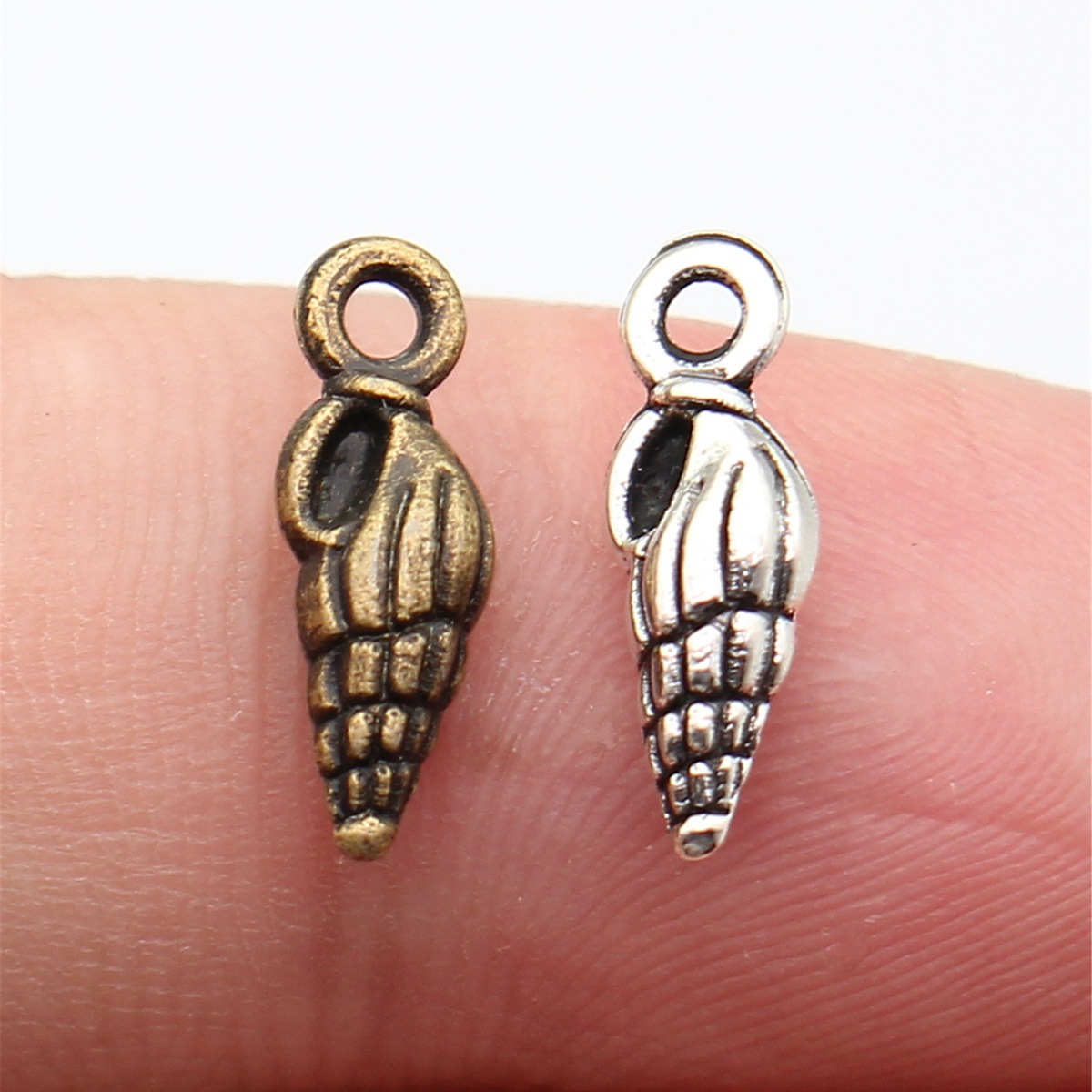 WYSIWYG 20pcs 5x14mm 2 Colors  - Vintage Collectibles For Sale reseña y precio