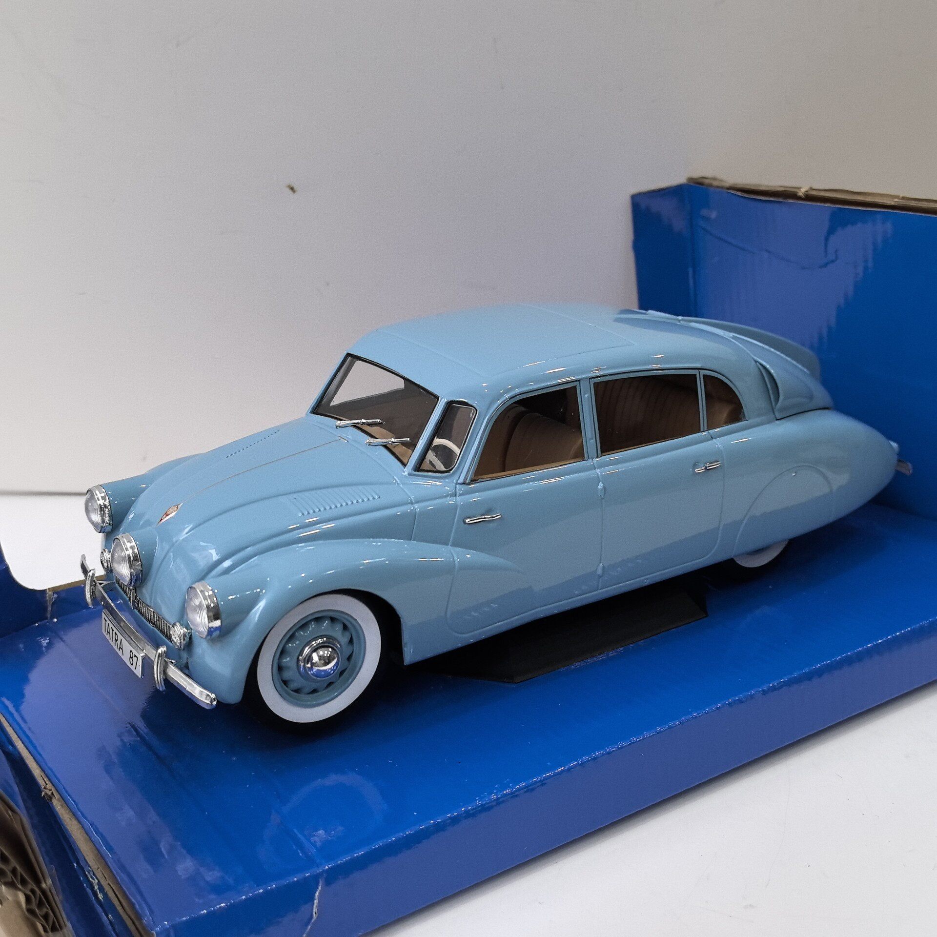 MCG Diecast 1/18 Scale TATRA 8 - Vintage Collectible Cars reseña y precio