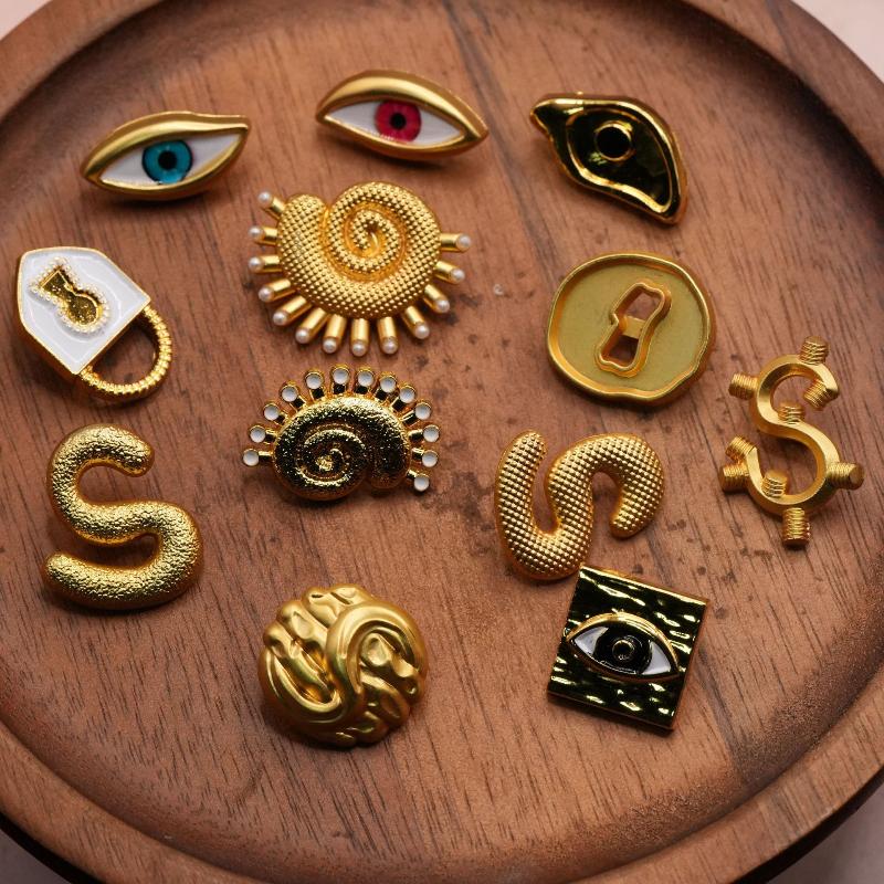 New Vintage Metal Button Artis - Vintage Collectible Buttons reseña y precio