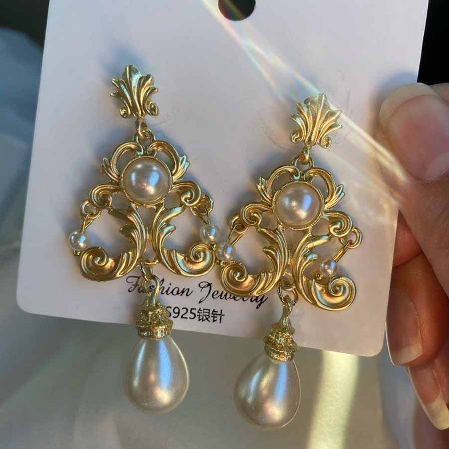 Retro Luxury Baroque Bride Ear - Vintage Collectible Figures reseña y precio