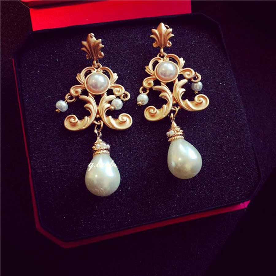 Retro Luxury Baroque Bride Ear - Vintage Collectible Figures reseña y precio