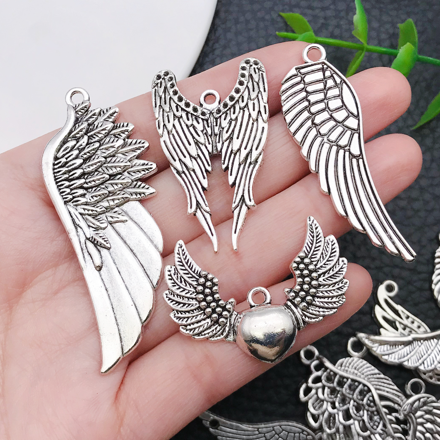 Angel Wing Charms, New 22/42 P - Vintage Collectible Item reseña y precio