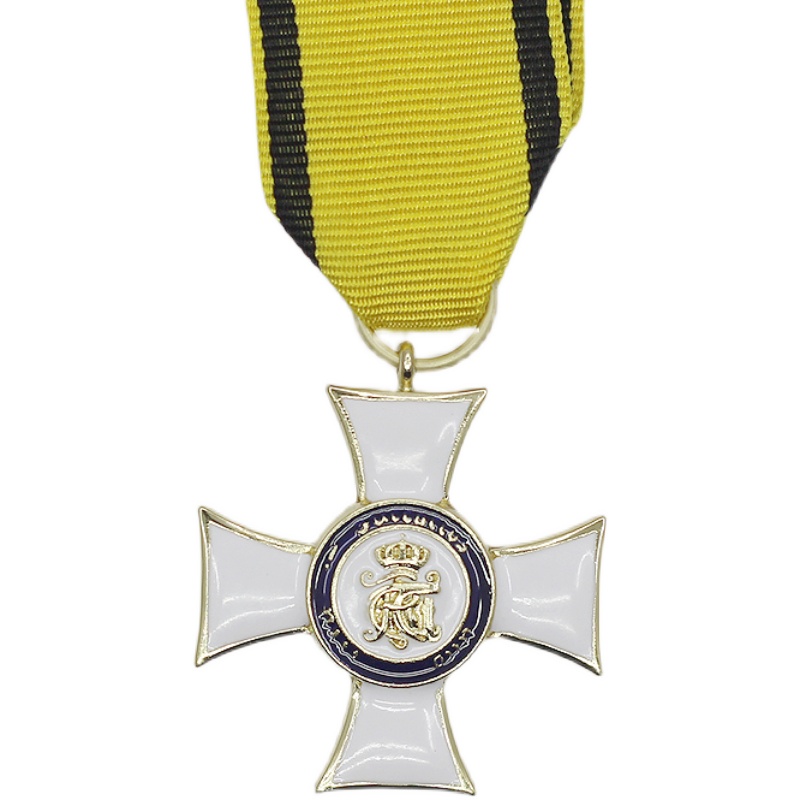 Classic Cross Medal Replica Co - Collectible Vintage Brooches reseña y precio