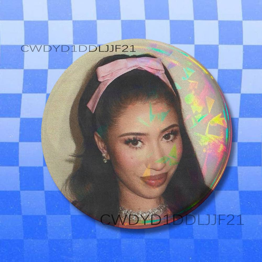 K-Kali U-Uchis Sincerely  Vint - Collectible Vintage Brooches reseña y precio